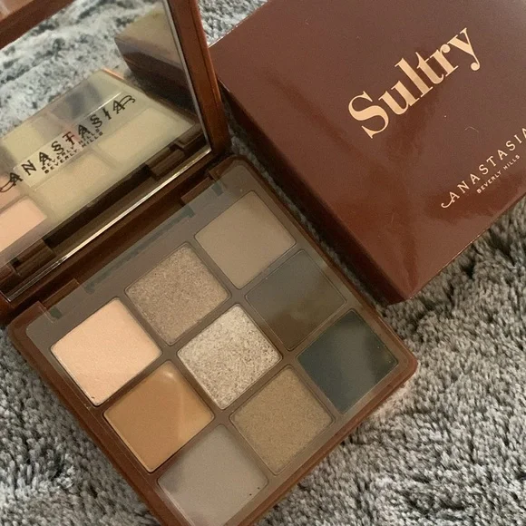 ABH Mini Sultry Eyeshadow Palette - Picture 5 of 9